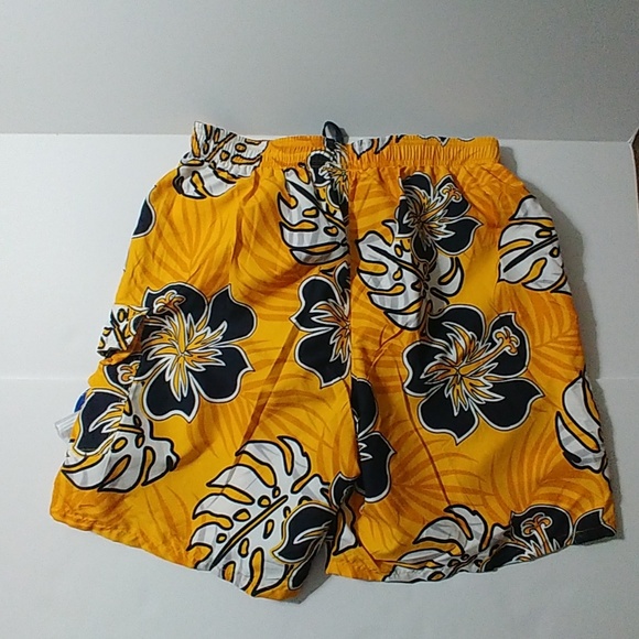 New brand Speedo Large swim shorts - Picture 2 of 5